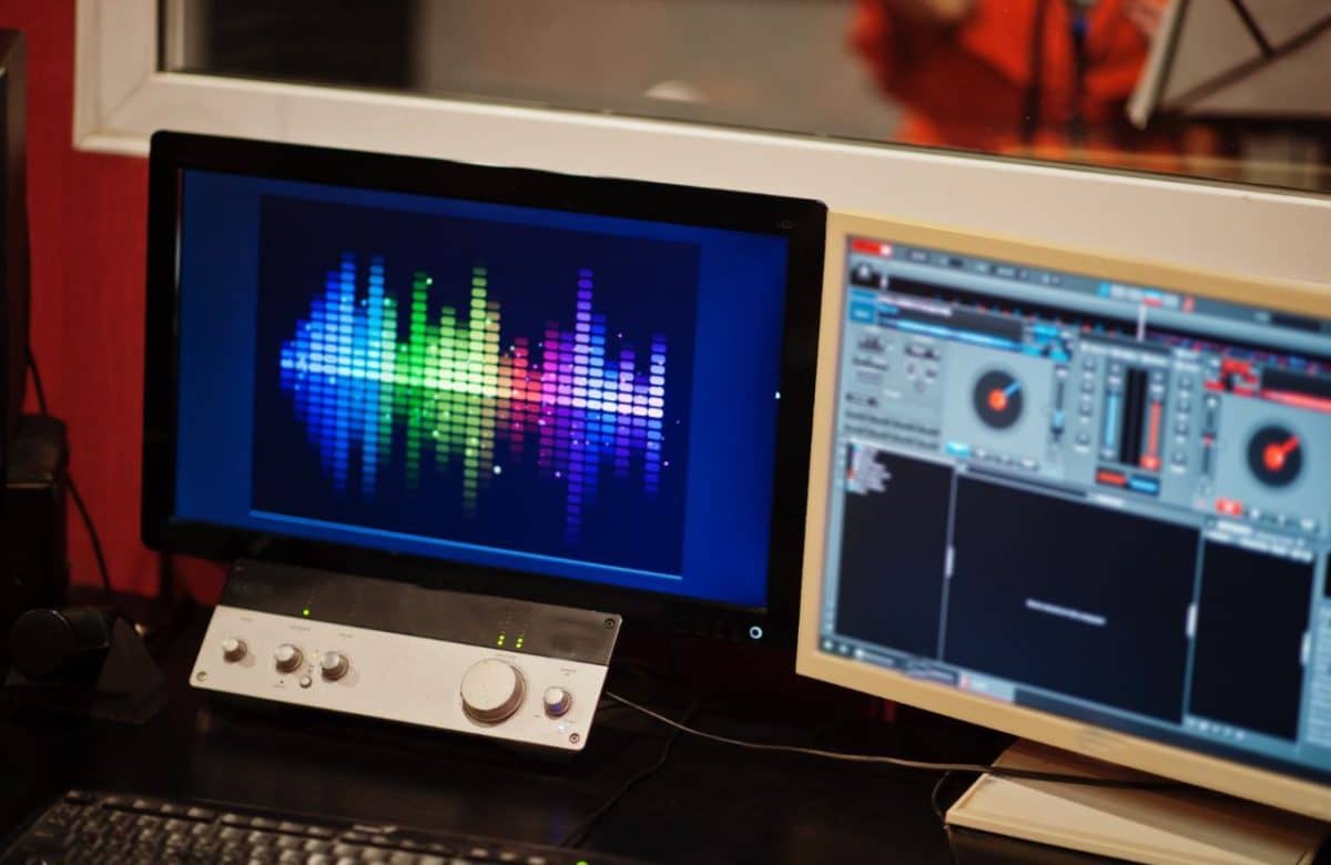 Audio production for podcasts | high quality podcast editing with O2